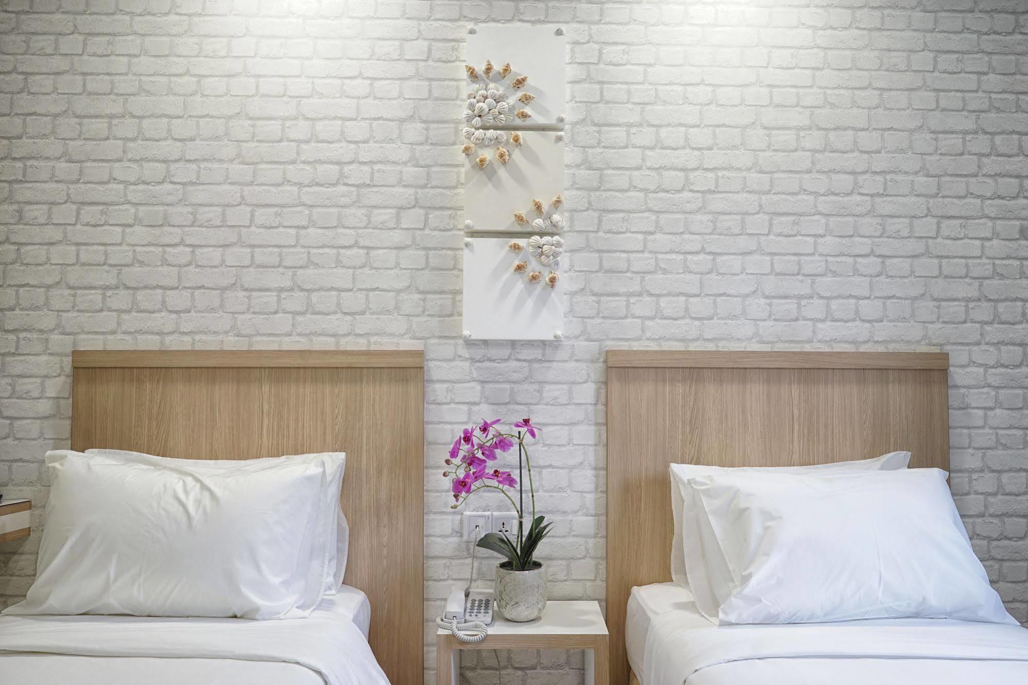 Lighthouse Hotel & Shortstay @ Damansara Uptown Петалинг-Джая Экстерьер фото