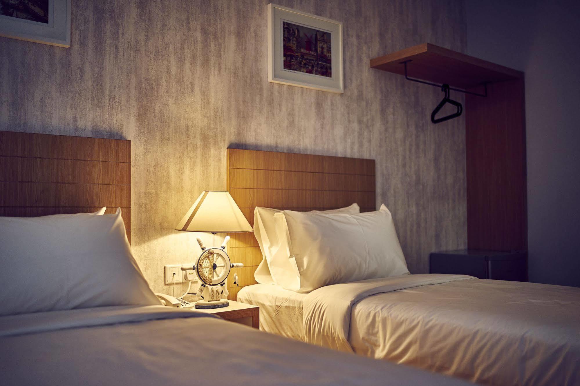 Lighthouse Hotel & Shortstay @ Damansara Uptown Петалинг-Джая Экстерьер фото