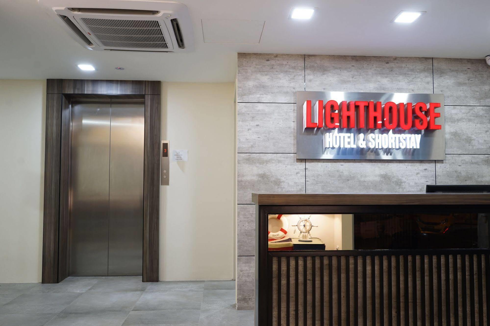 Lighthouse Hotel & Shortstay @ Damansara Uptown Петалинг-Джая Экстерьер фото