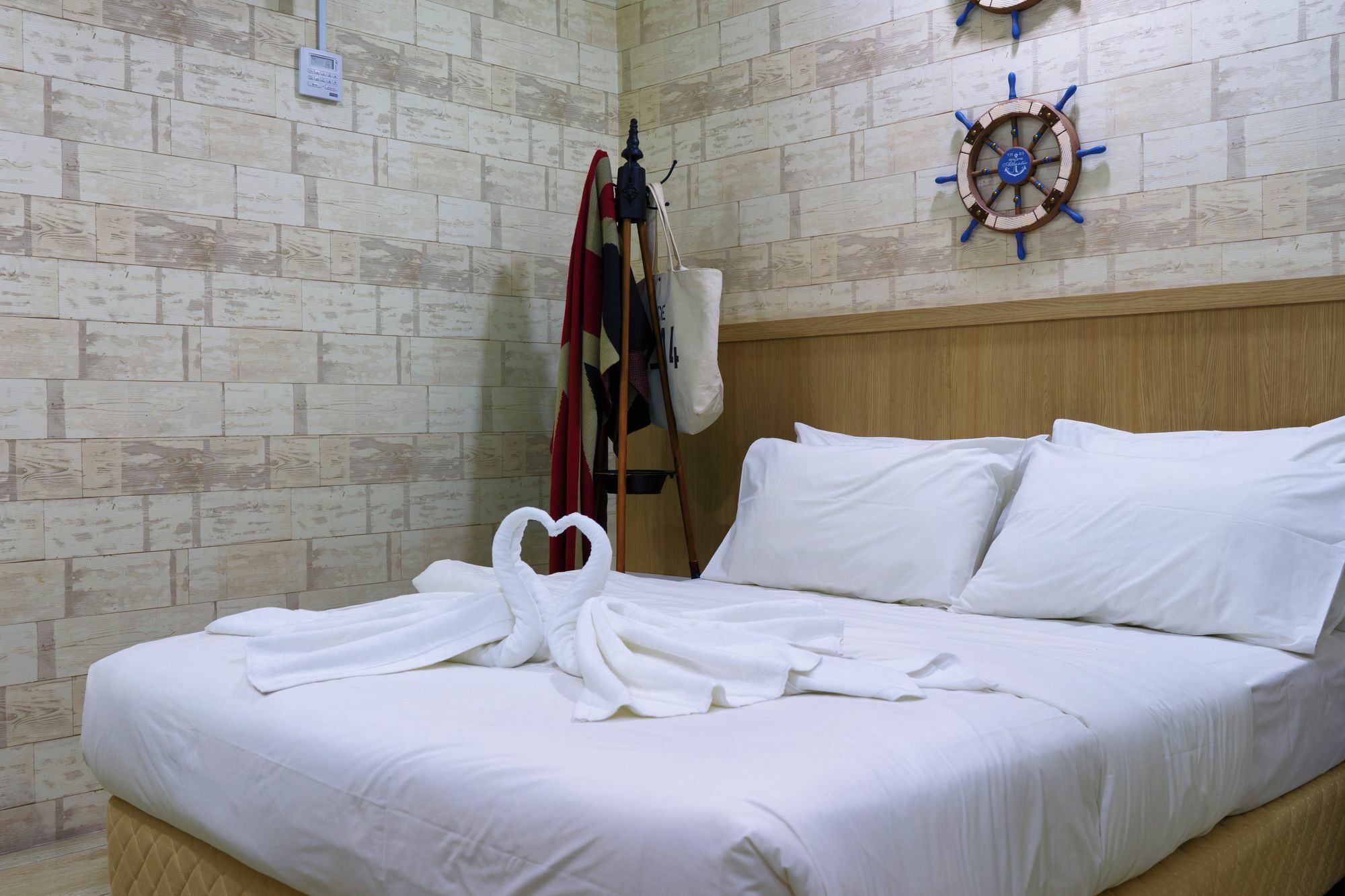 Lighthouse Hotel & Shortstay @ Damansara Uptown Петалинг-Джая Экстерьер фото
