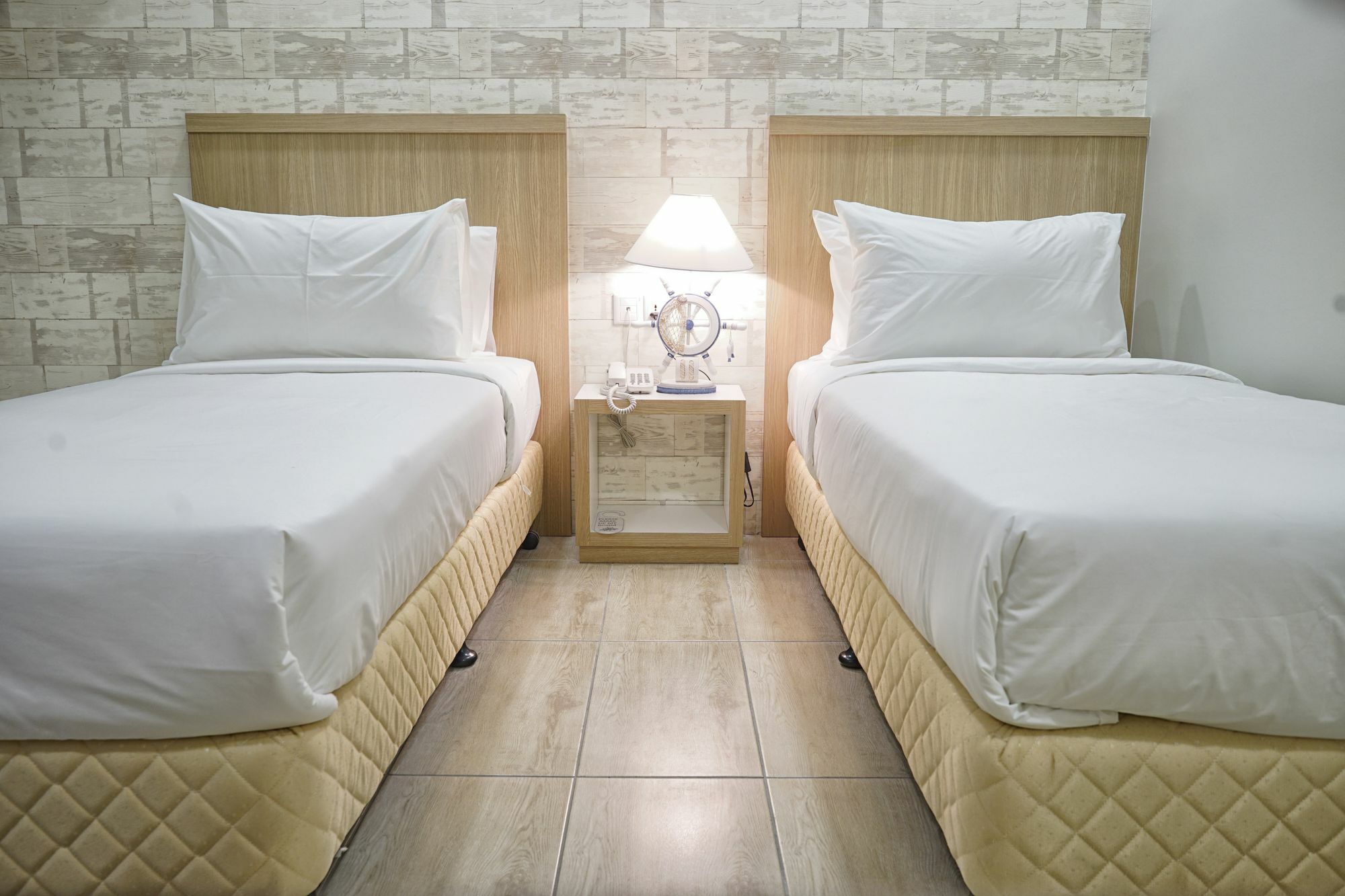Lighthouse Hotel & Shortstay @ Damansara Uptown Петалинг-Джая Экстерьер фото